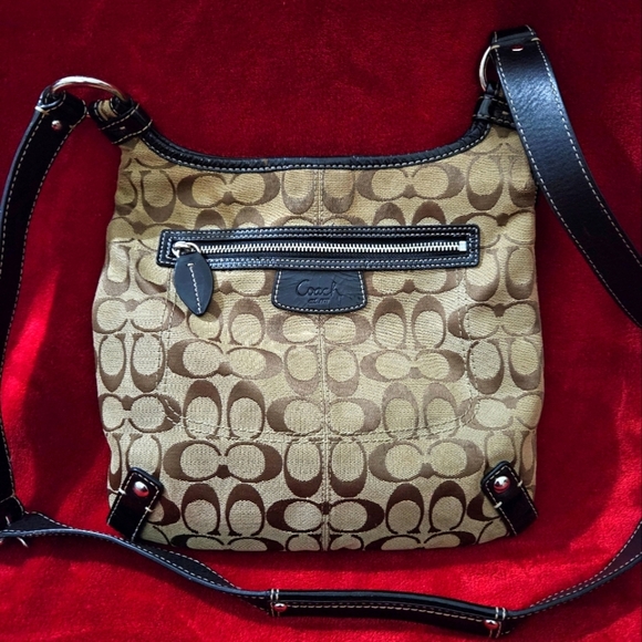 Coach Vintage Chelsea Medium Signature Brown and Tan Canvas Shoulder/Crossbody - Picture 1 of 13
